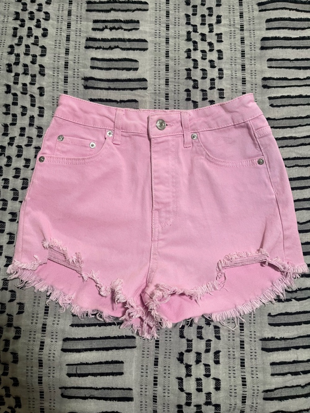 Love Tree Denim Pink Frayed Hem Shorts Size Small Like New